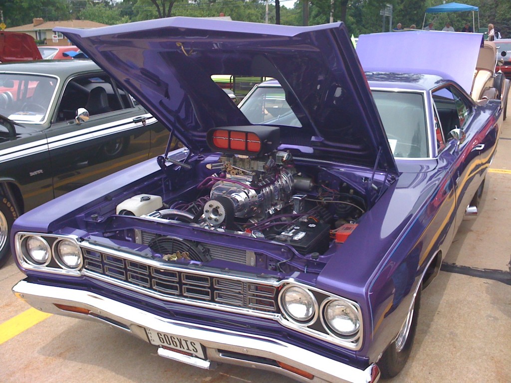 pro street 1968 Plymouth Roadrunner wit supercharged v9