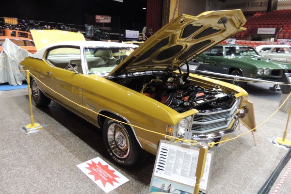 Second gen chevy chevelle malibu fastback coupe with white vinyl top