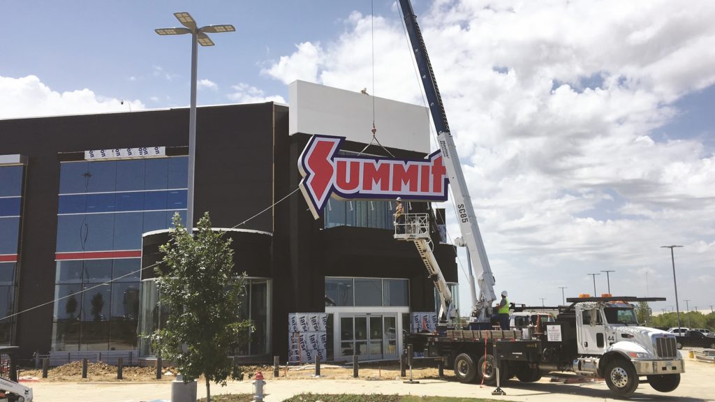 Summit Racing Texas Store under construction