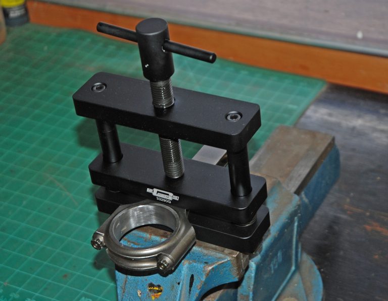 Protect Connecting Rods with Mr. Gasket's Rod Vise