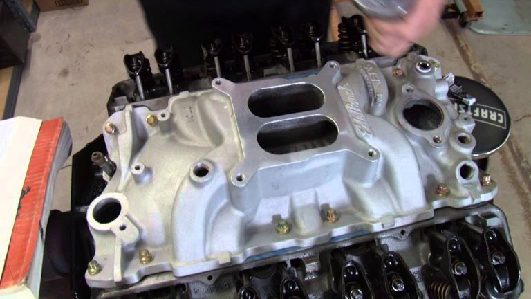 Edelbrock 2101 vs. 2701 Intake Manifolds