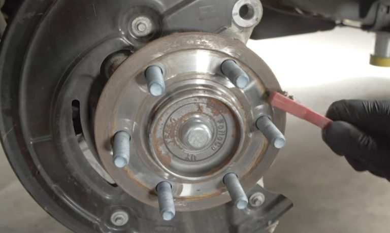 Video: How (& Why) to Prepare a Wheel Hub When Replacing Brake Rotors