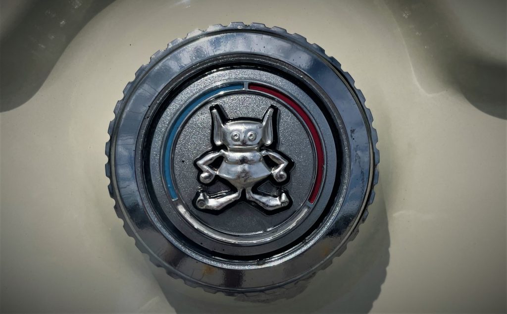 amc gremlin trunk badge emblem