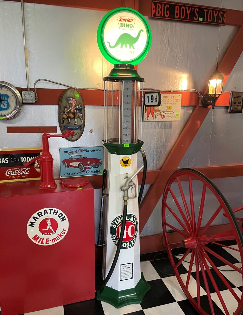 vintage sinclair dino gas pump