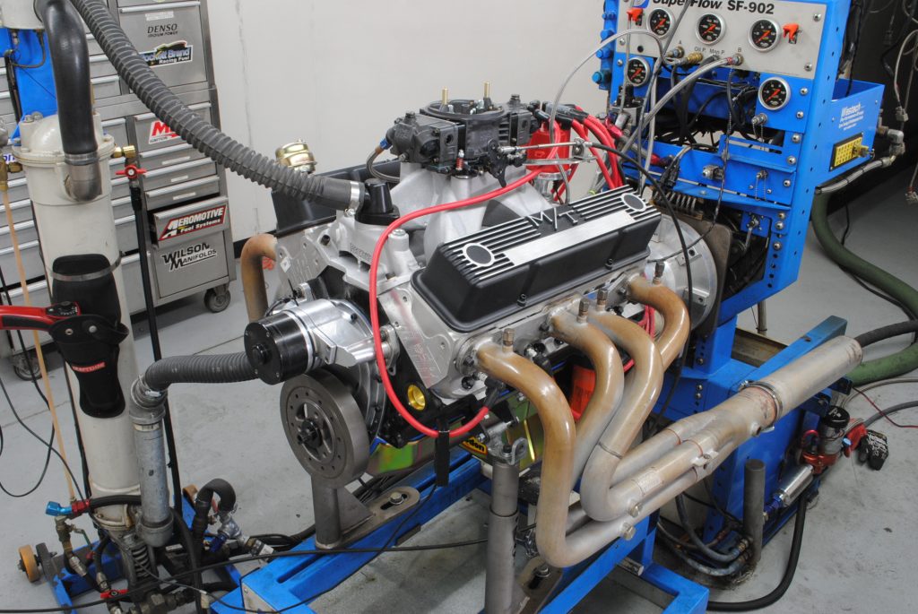 sbc engine on a dyno pull