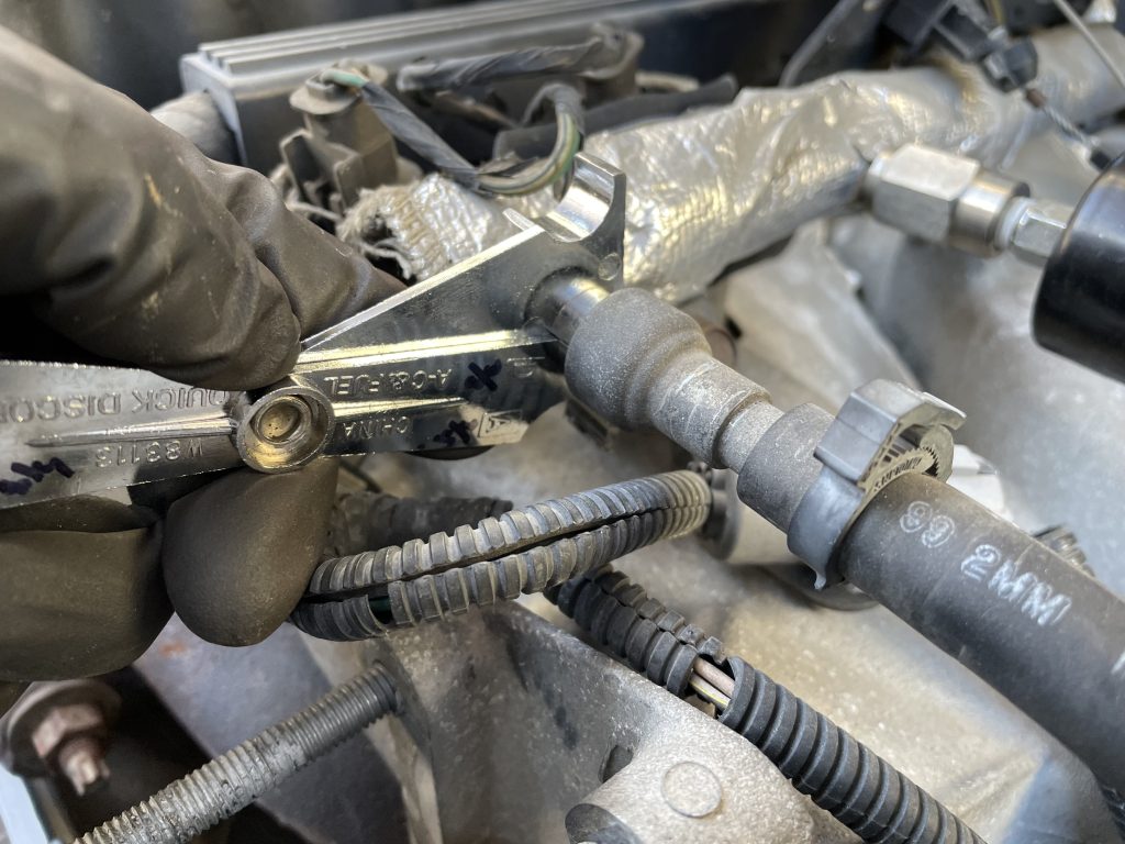 removing fuel lines on a Jeep Cherokee xj 4.0L engine