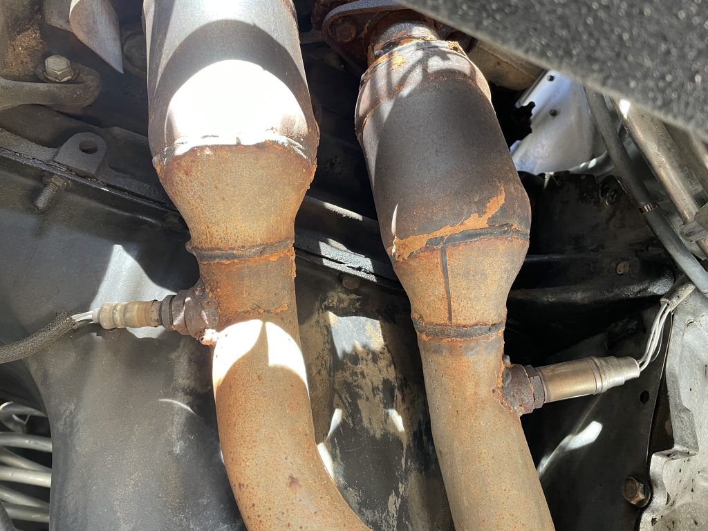 a pair of catalytic converters on a Jeep Cherokee xj 4.0L