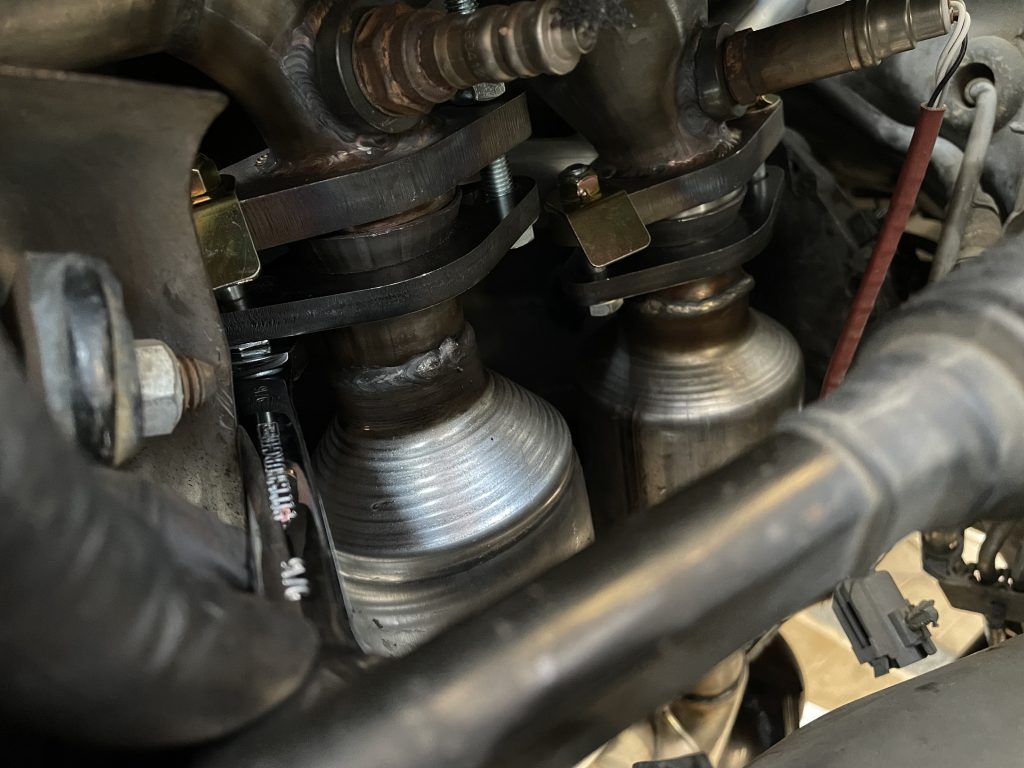catalytic converters installed on a Jeep Cherokee xj 4.0L