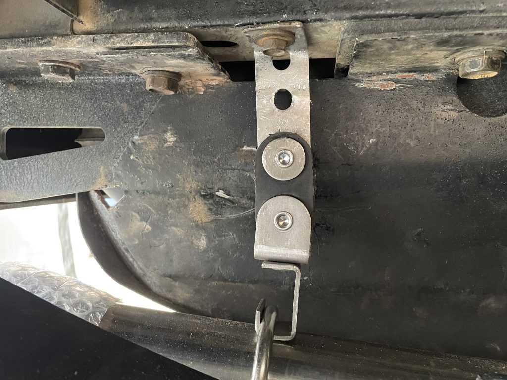 rubber exhaust hanger installed on a Jeep Cherokee xj 4.0L