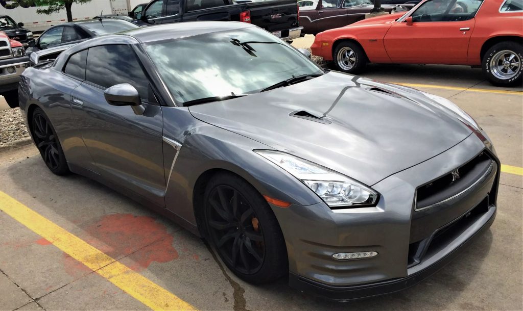 nissan gtr parked at summit racing