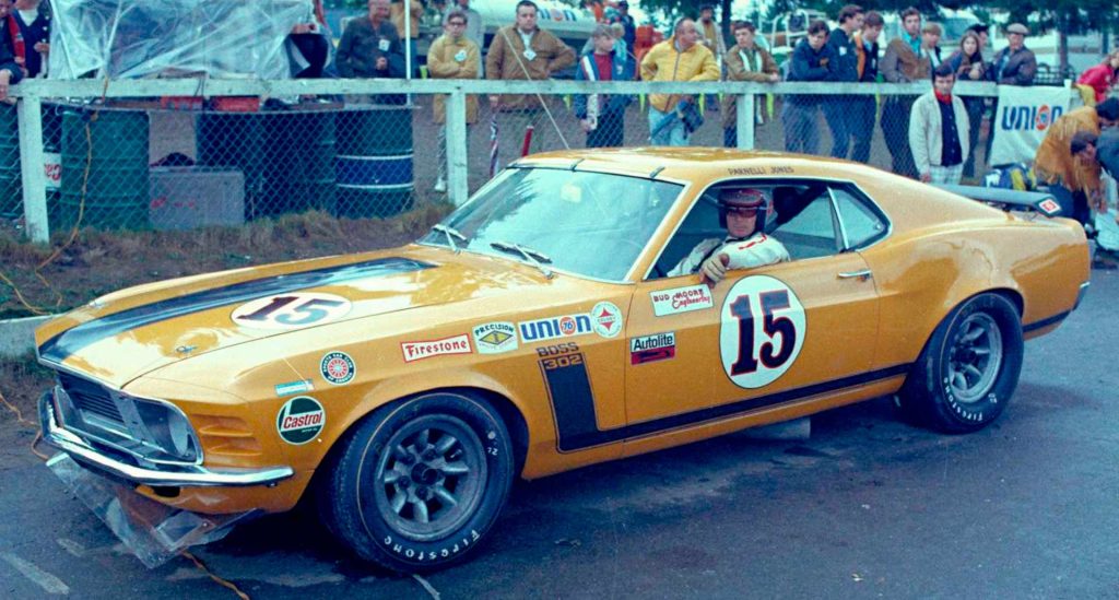 parnelli jones in his 1970 mustang boss 302 prior to a race