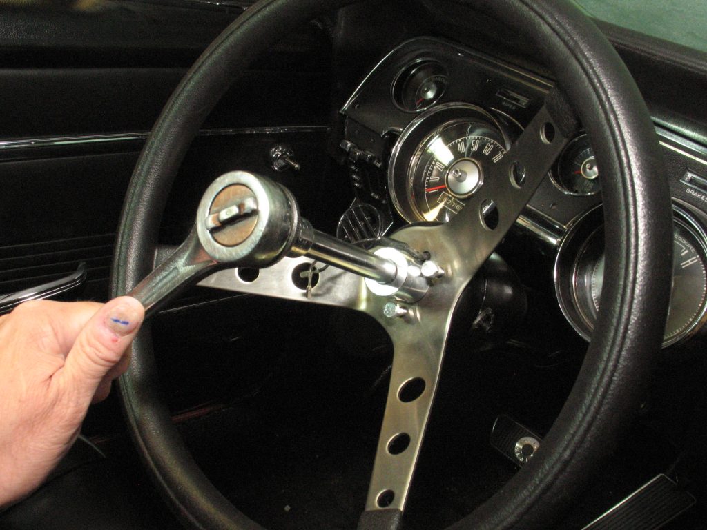 Removing steering wheel retaining nut