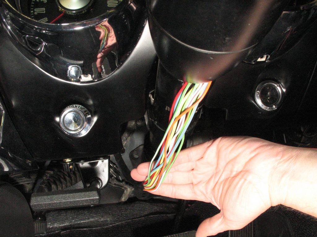 Removing turn signal switch harness from steering column