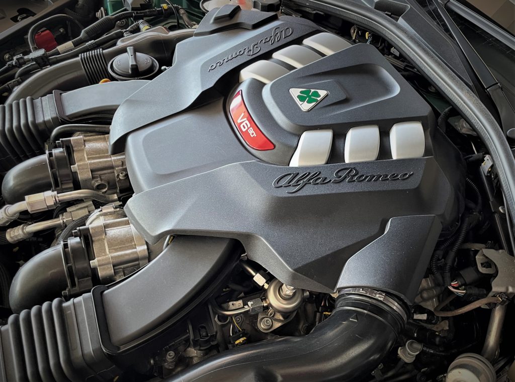 90 degree V6 in Alfa Romeo Giulia Quadrafolgio