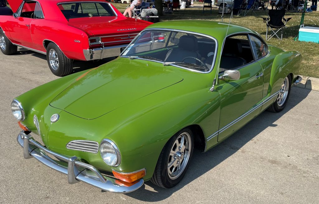 1971 volkswagen VW karmann ghia, front