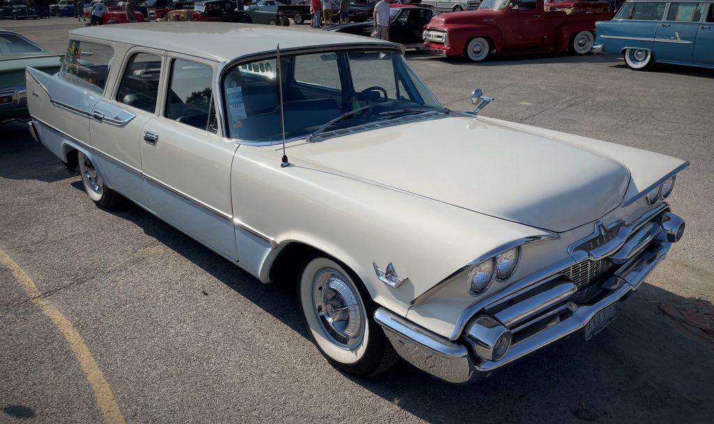 1959 Dodge Sierra Station Wagon, front quarter