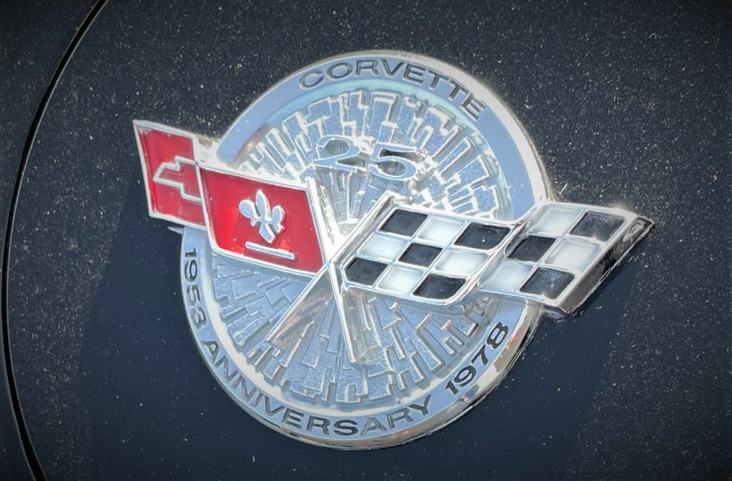 Corvette 1978 C3 Silver 25th Anniversary Emblem