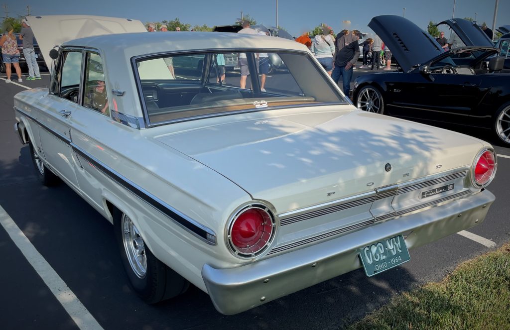 1964 Ford Fairlane 500 thunderbolt, rear