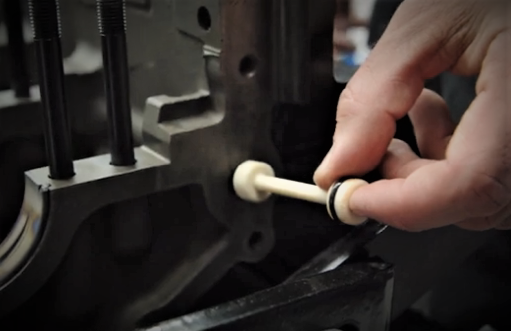 installing oil galley barbell seal on an ls engine