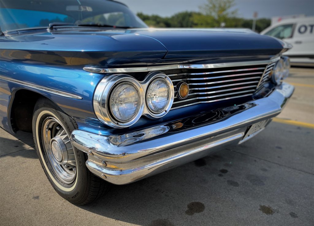 front grille of a 1960 pontiac Bonneville