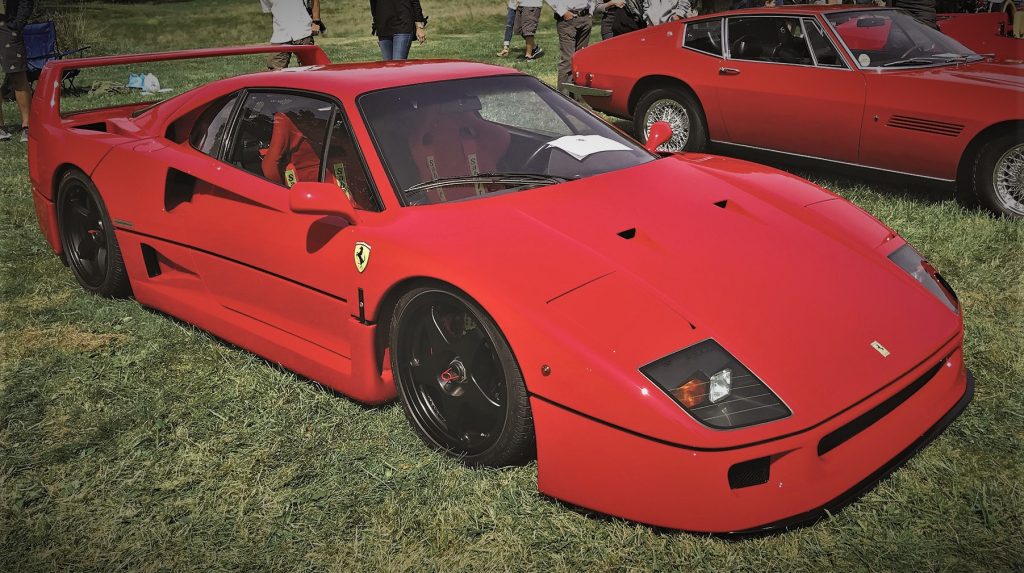 Ferrari F40 at 2017 La Macchina Molto Bella Car Show