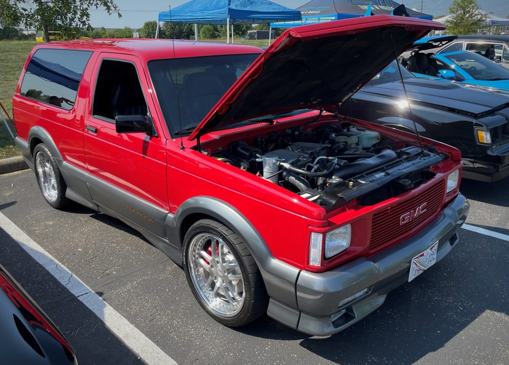 GMC Typhoon, front view