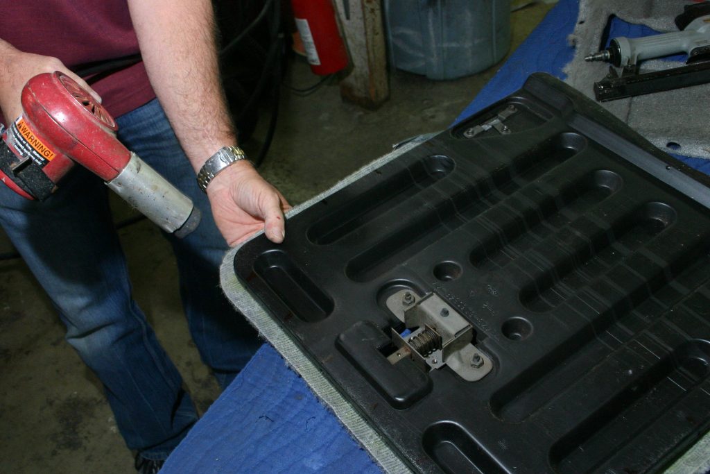 Using heat gun on 1985 Mustang rear seat back