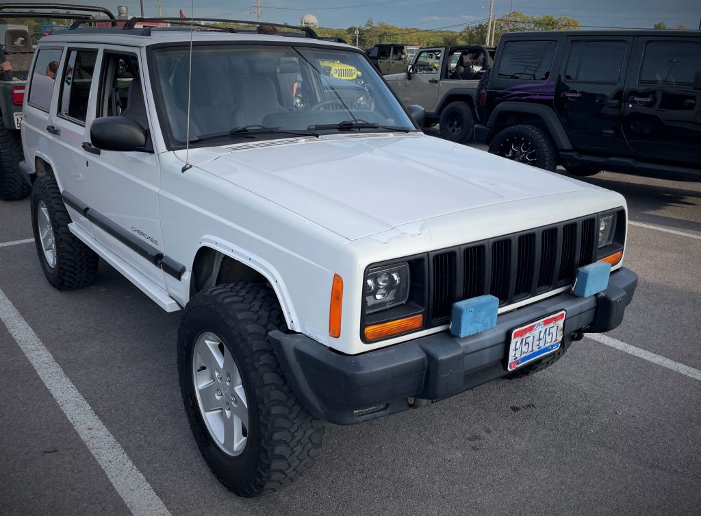 white jeep cherokee XJ