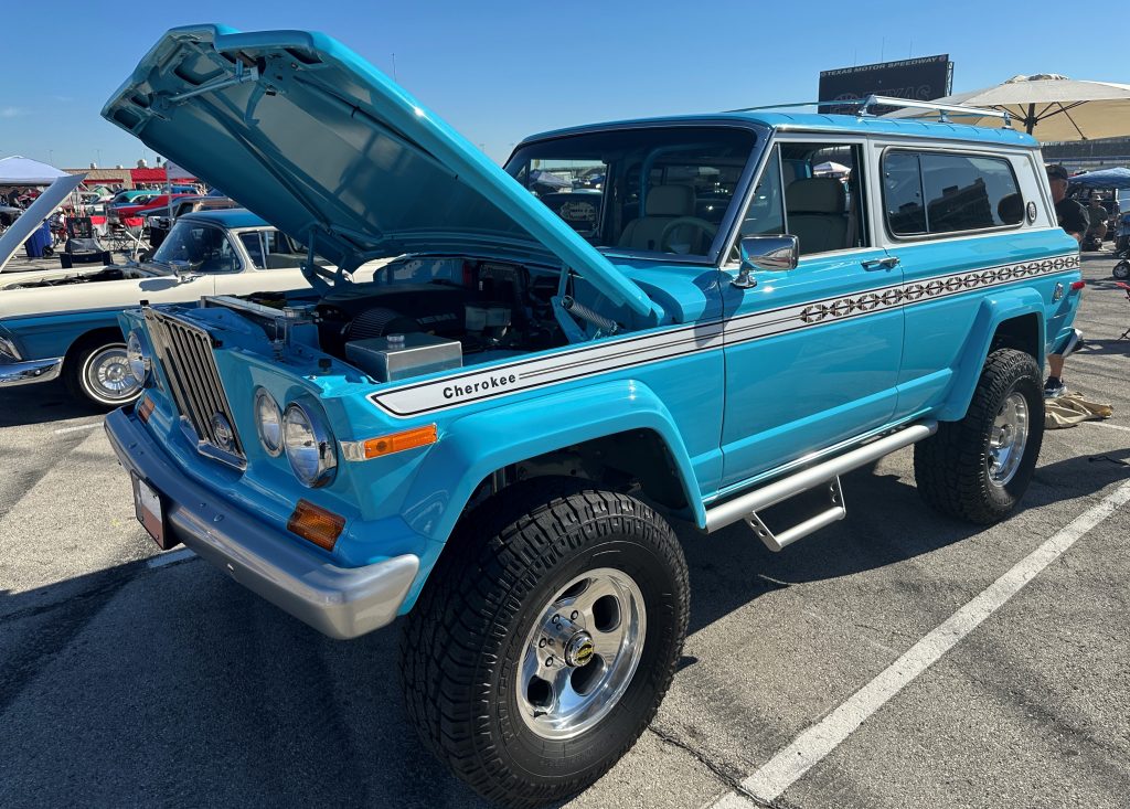 FSJ Jeep Cherokee with Gen 3 Hemi Swap