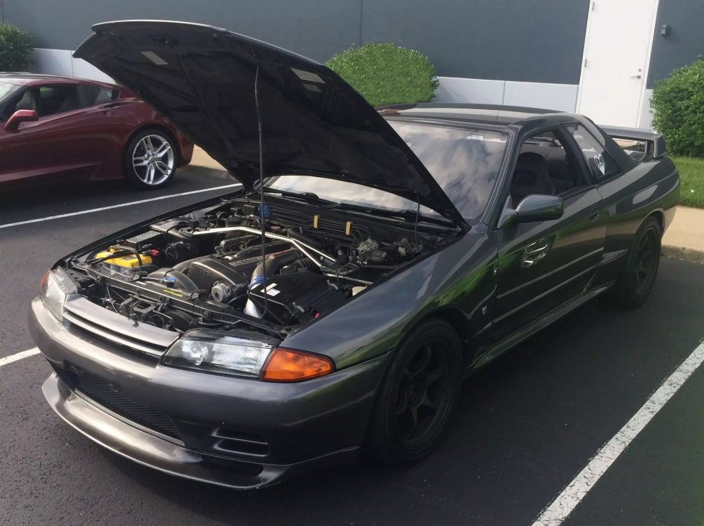 r32 Nissan Skyline GTS at car show