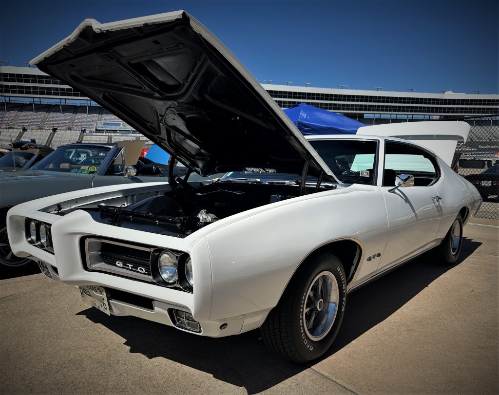 1968 white Pontiac GTO