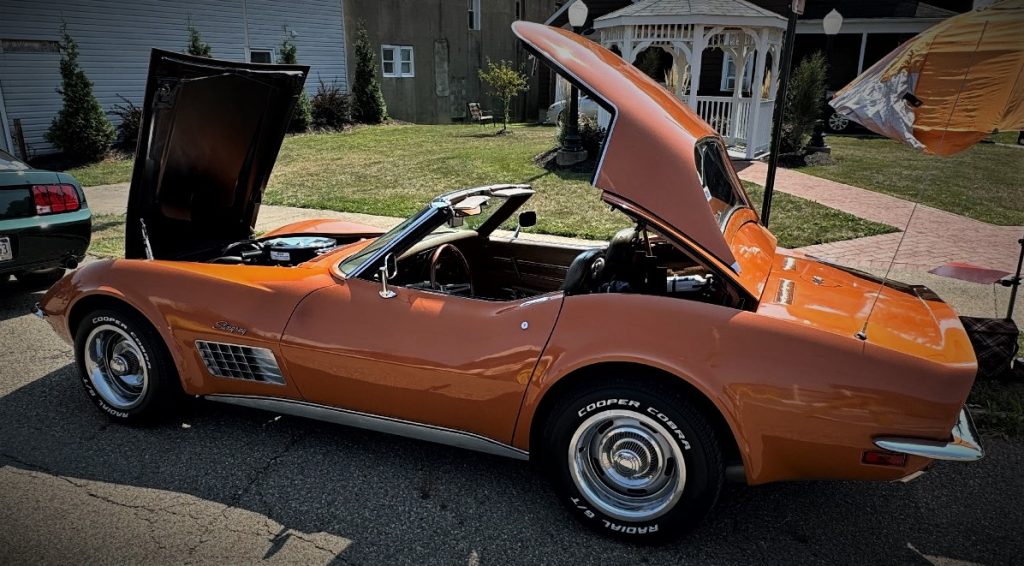 1972 Corvette Stingray with Hardtop bonded to rear boot