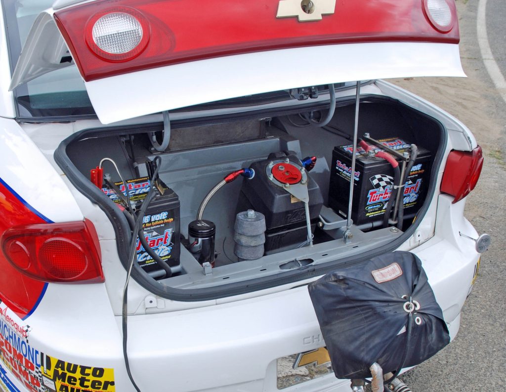 Trunk mount fuel cell and batteries